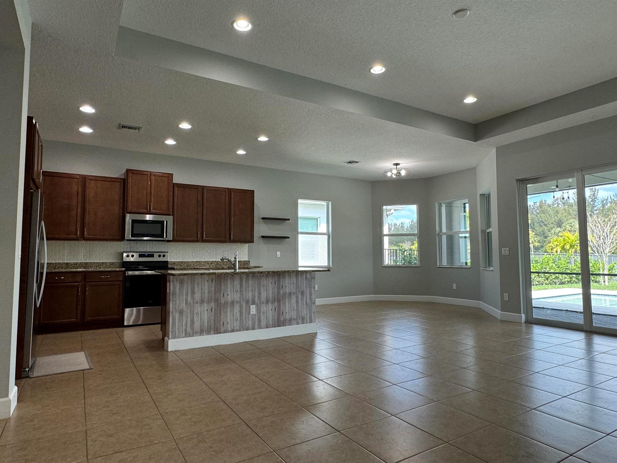 MEADOWS OF WESTLAKE - Residential Lease