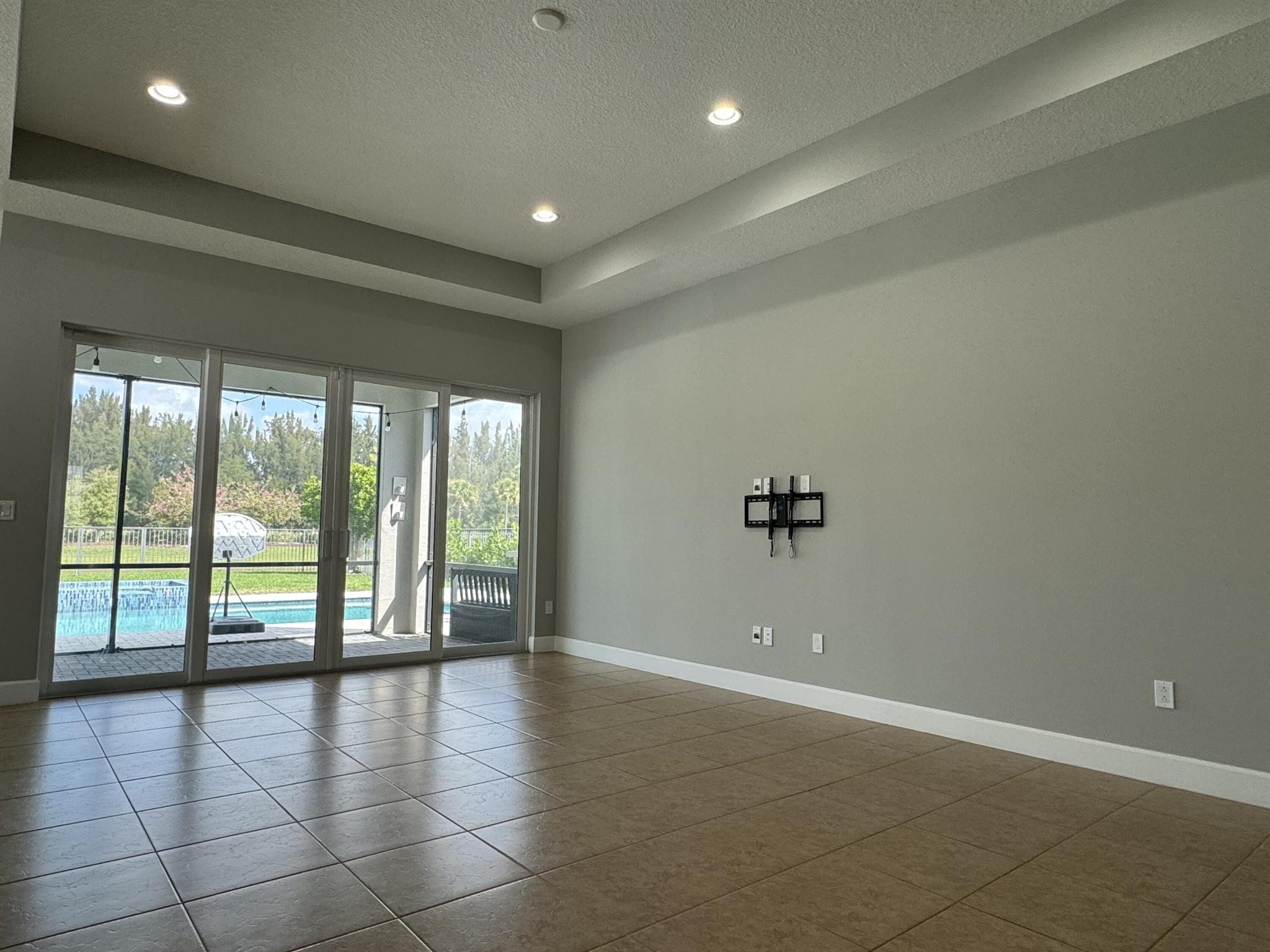 MEADOWS OF WESTLAKE - Residential Lease