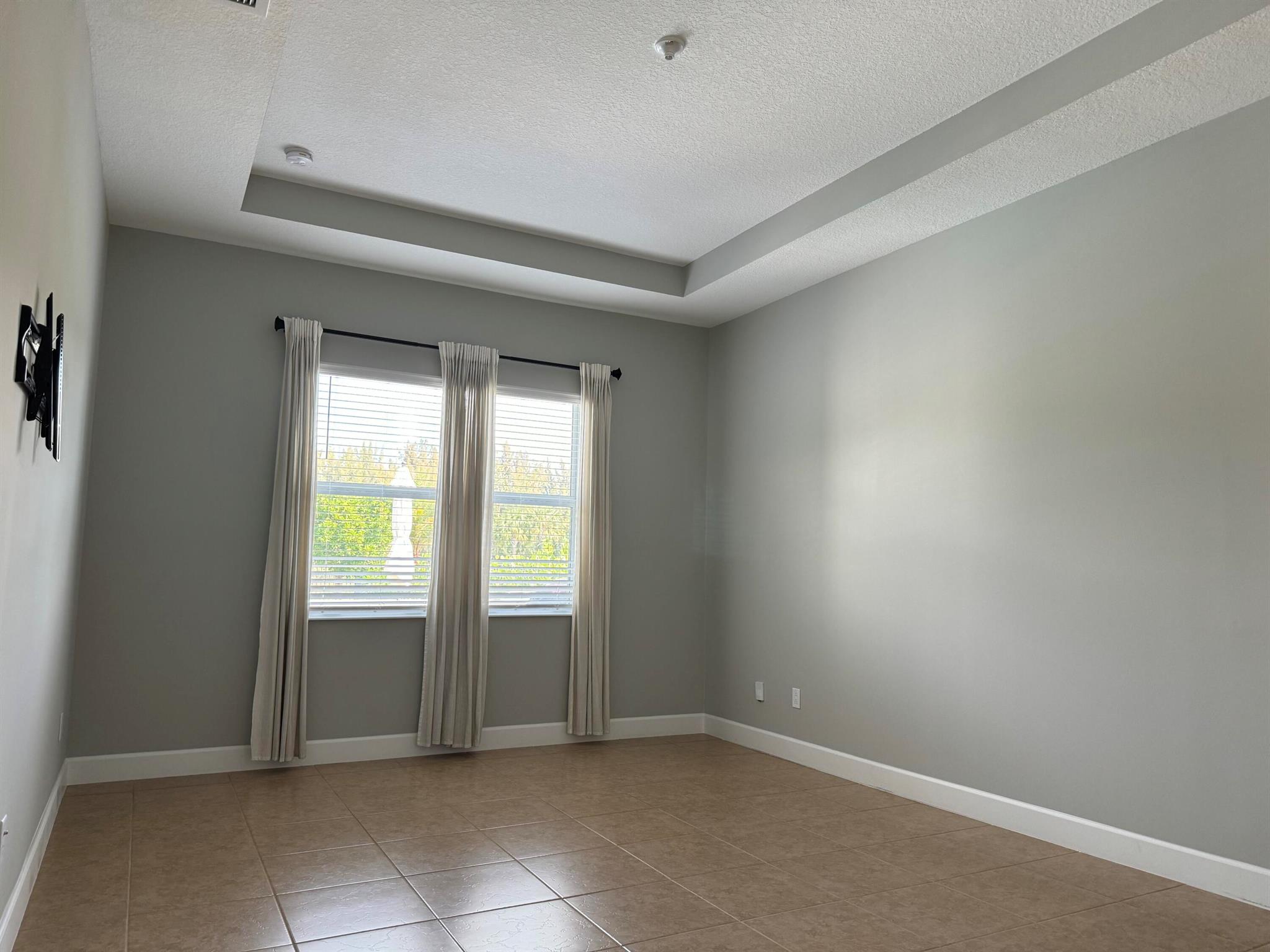 MEADOWS OF WESTLAKE - Residential Lease