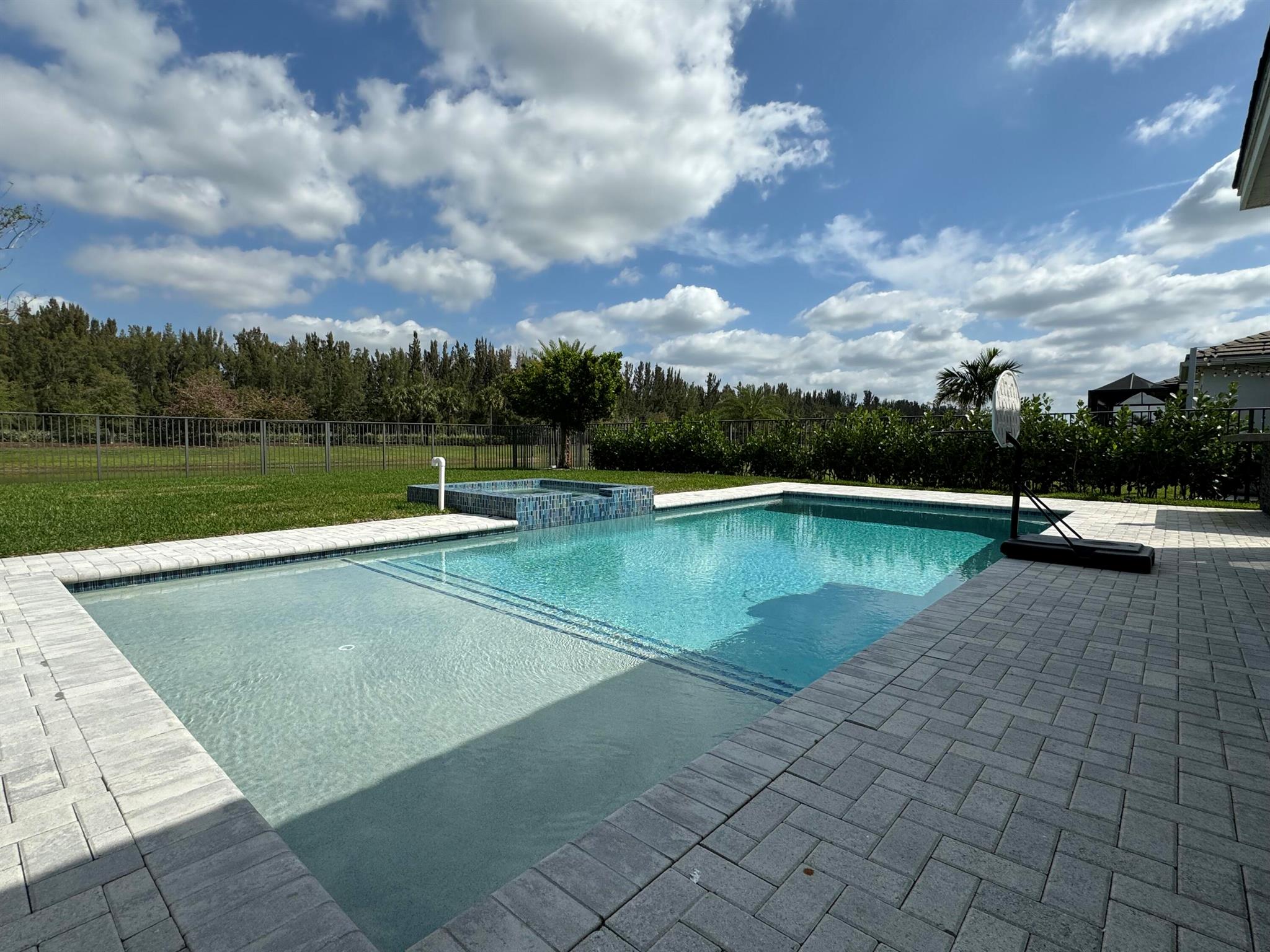 MEADOWS OF WESTLAKE - Residential Lease