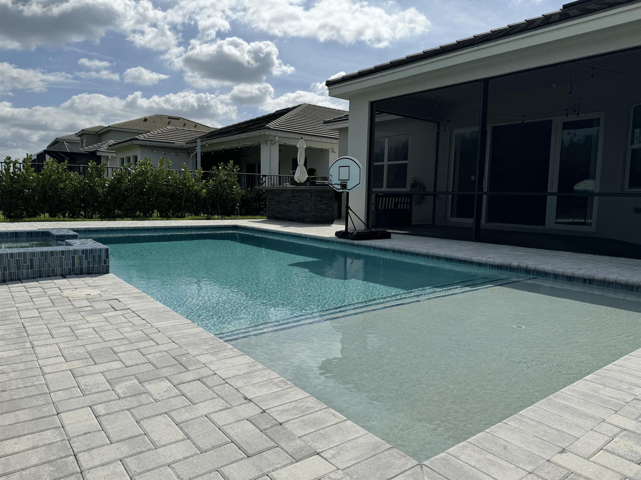 MEADOWS OF WESTLAKE - Residential Lease