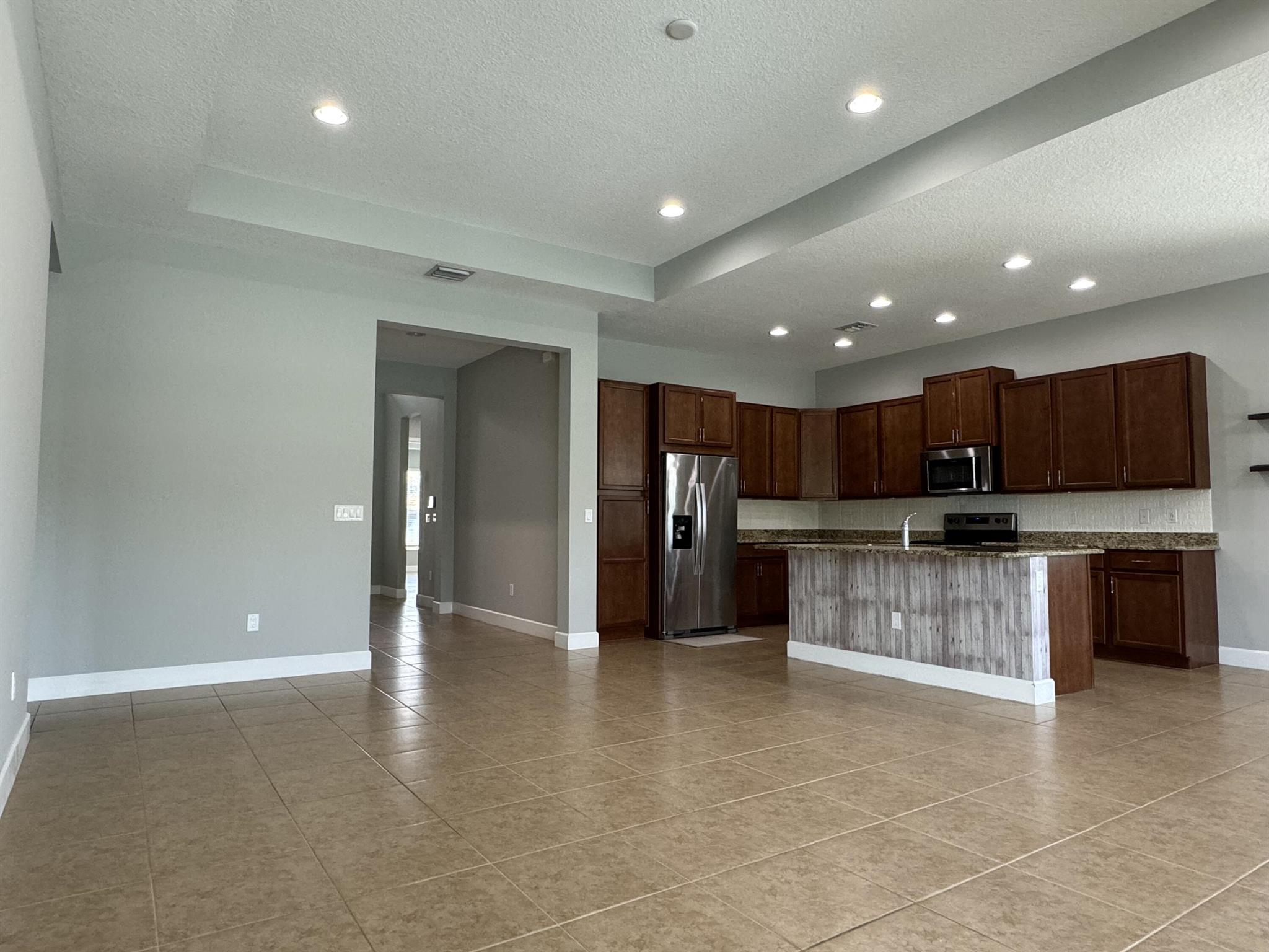 MEADOWS OF WESTLAKE - Residential Lease