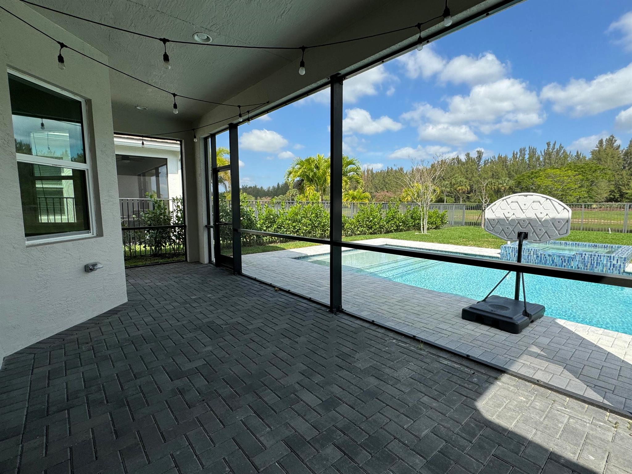 MEADOWS OF WESTLAKE - Residential Lease