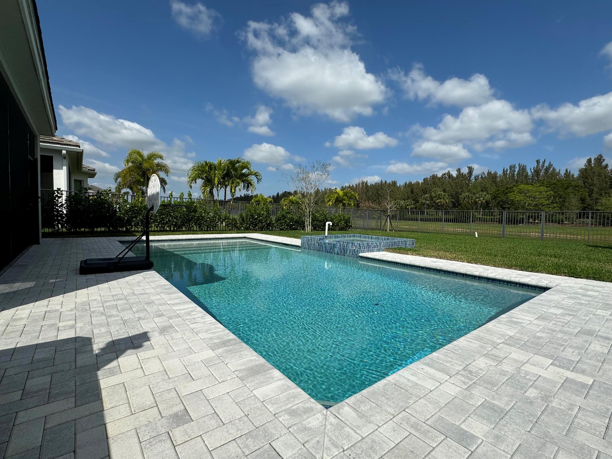 MEADOWS OF WESTLAKE - Residential Lease