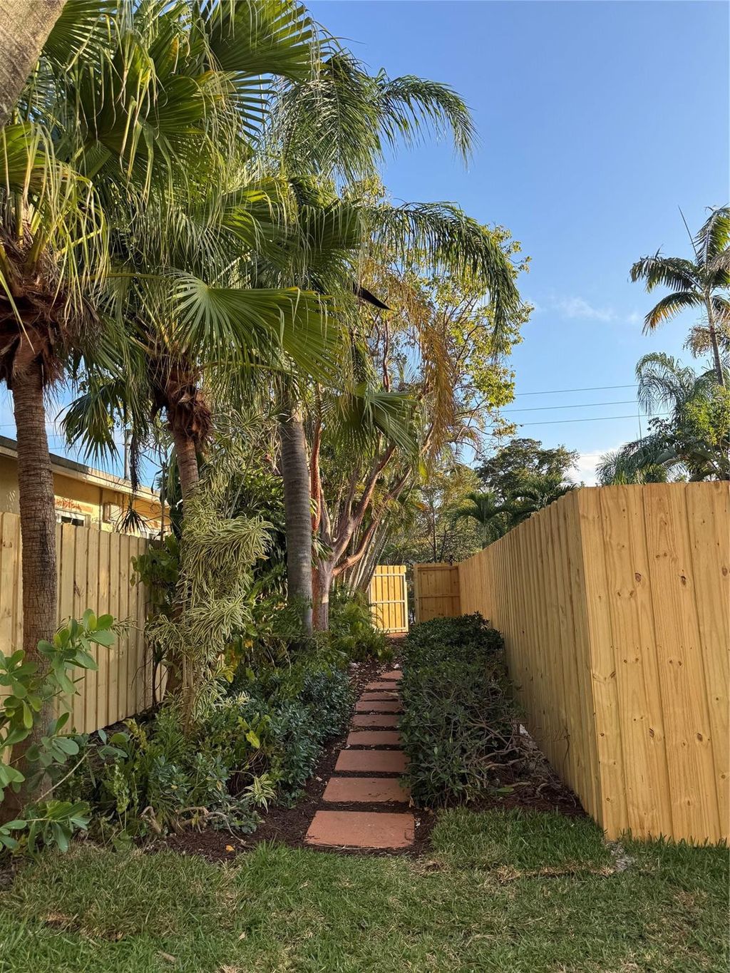 Photo of 1573 NE 33rd Street, Oakland Park, FL 33334 (MLS # F10556752)