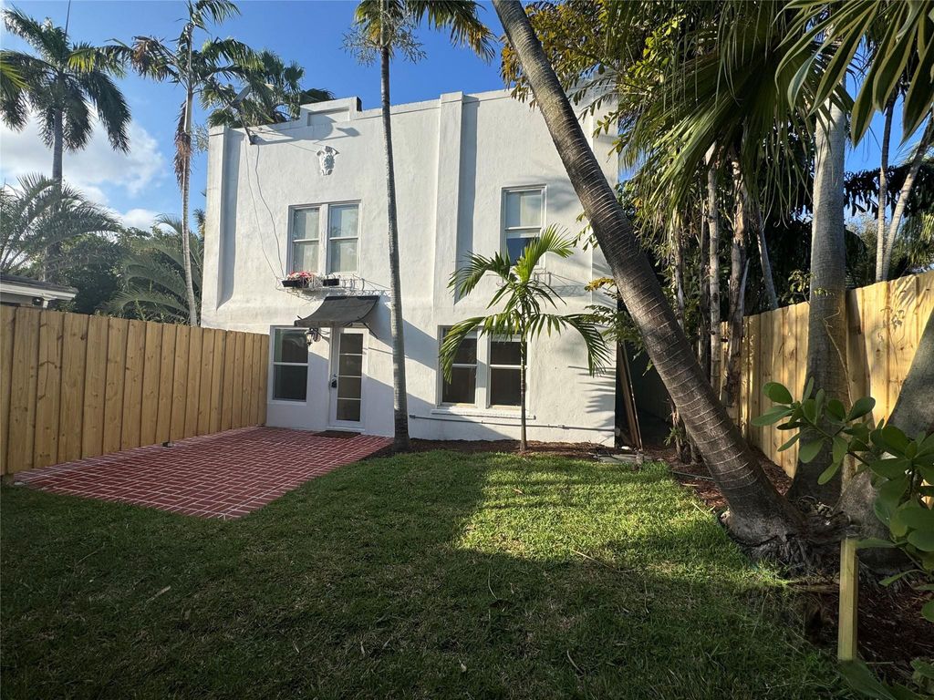 Photo of 1573 NE 33rd Street, Oakland Park, FL 33334 (MLS # F10556752)