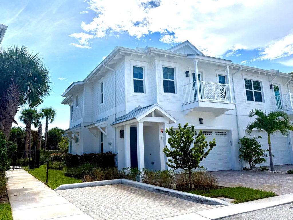 Photo of 140 Water Pointe Place #12, Jupiter, FL 33477 (MLS # B26085104)