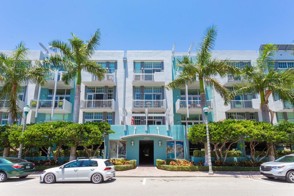 Photo of 180 NE 4th Avenue #307, Delray Beach, FL 33483 (MLS # R10989981)