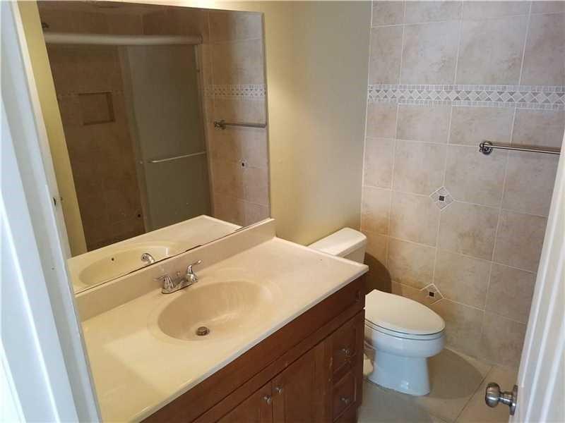 PALM VILLAGE - Residential Lease