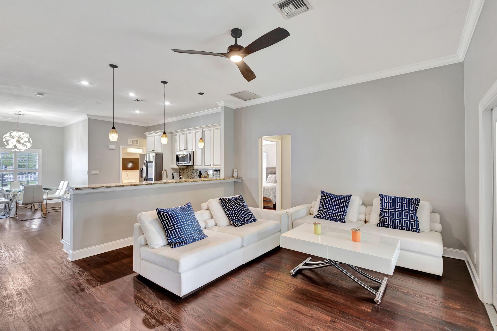 NORTH PALM BEACH HEIGHTS - Residential Lease