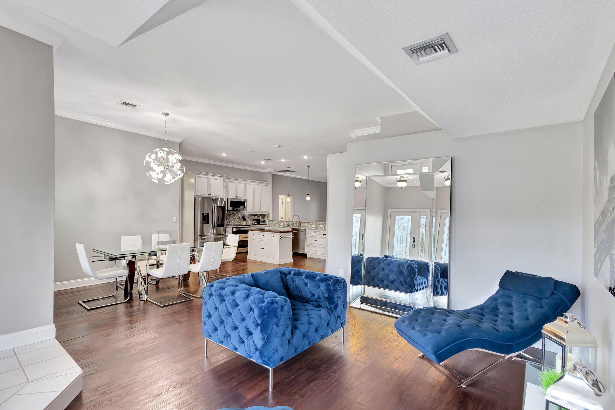 NORTH PALM BEACH HEIGHTS - Residential Lease