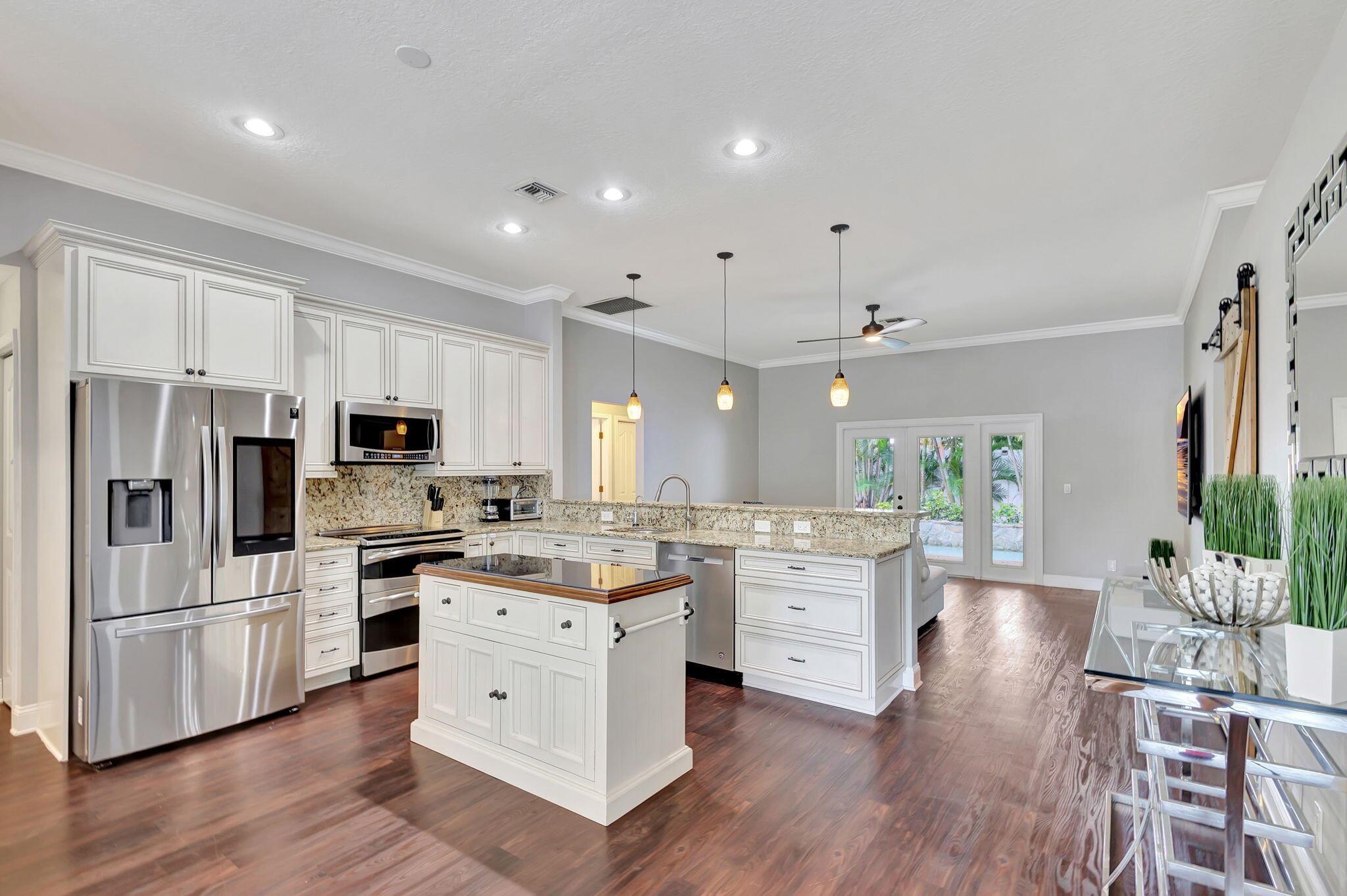 NORTH PALM BEACH HEIGHTS - Residential Lease