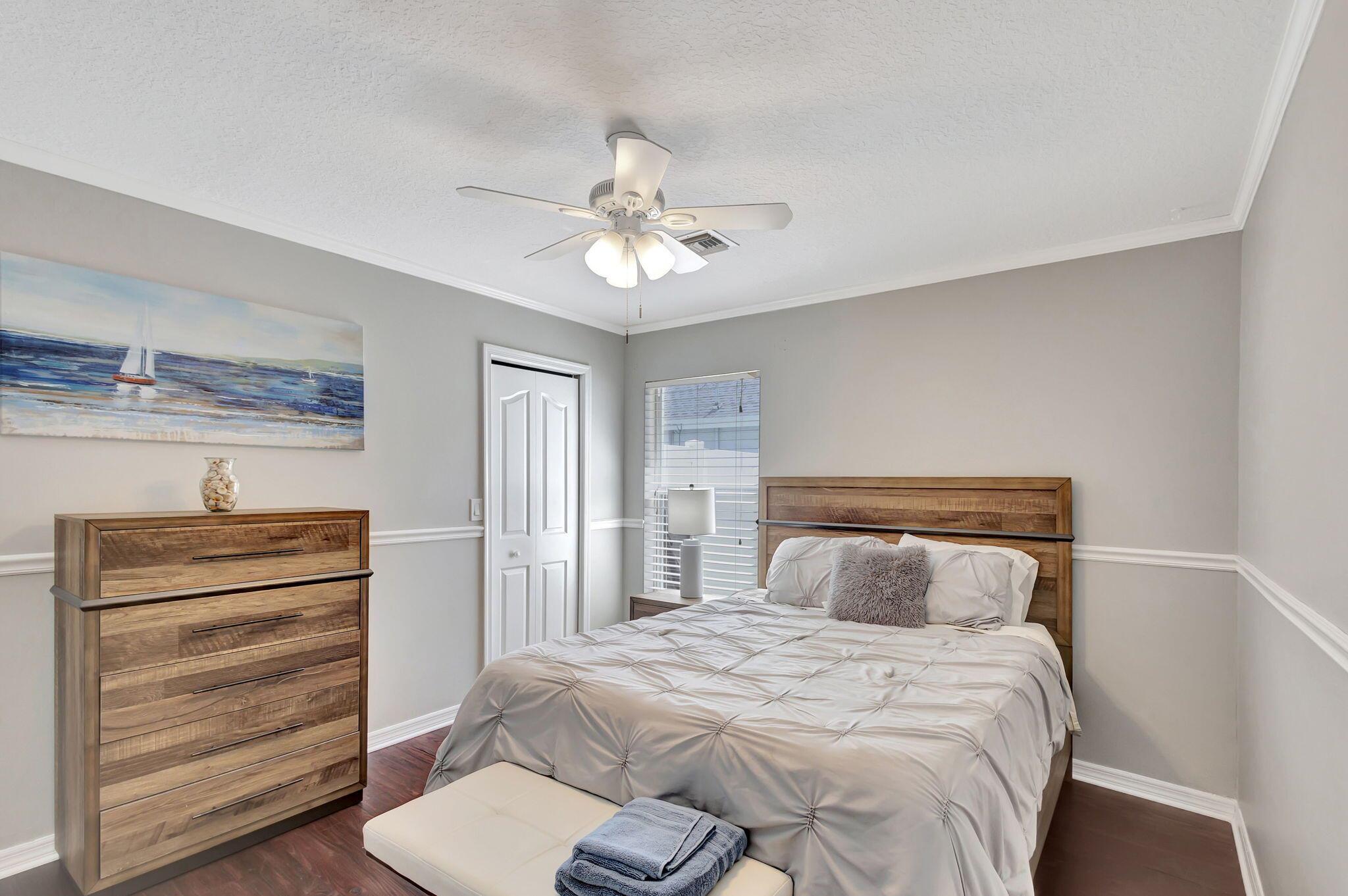 NORTH PALM BEACH HEIGHTS - Residential Lease