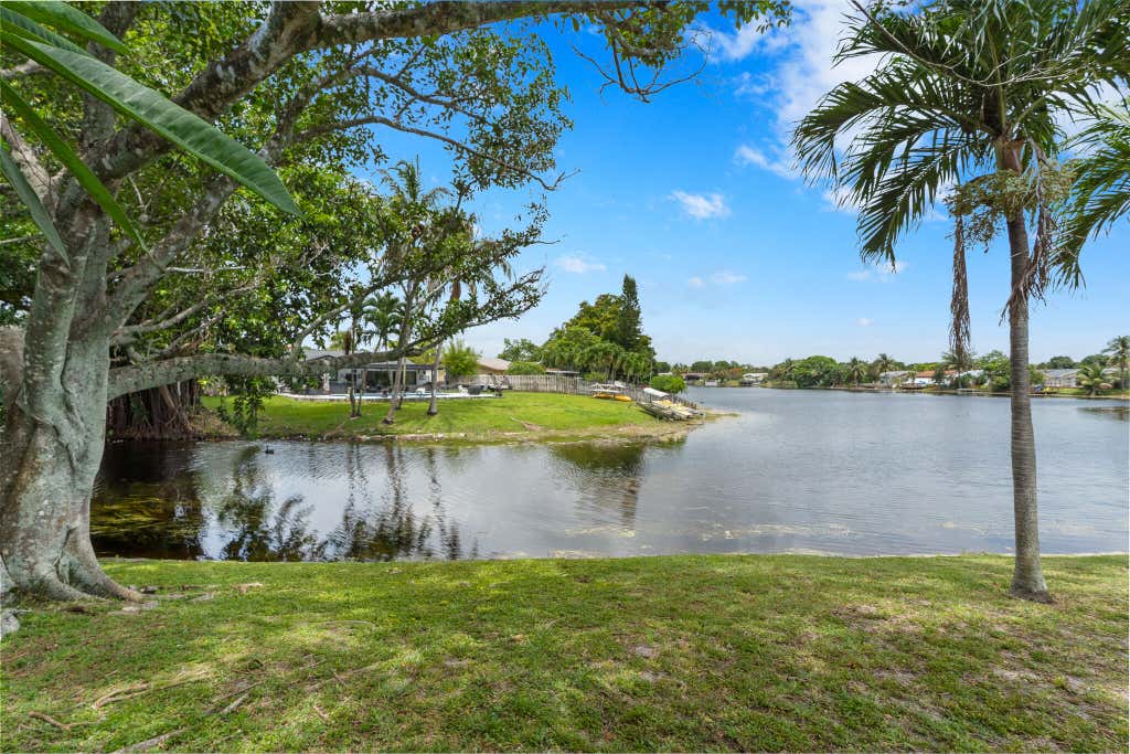 Photo of 6761 NW 32nd Avenue, Fort Lauderdale, FL 33309 (MLS # B26036992)