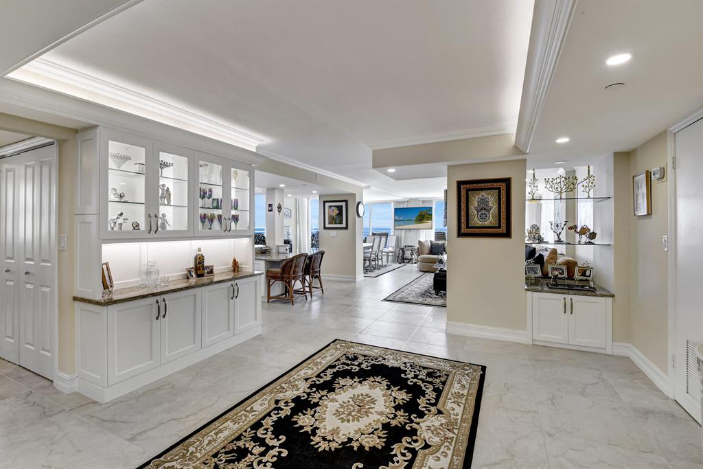 CLARENDON CONDO - Residential