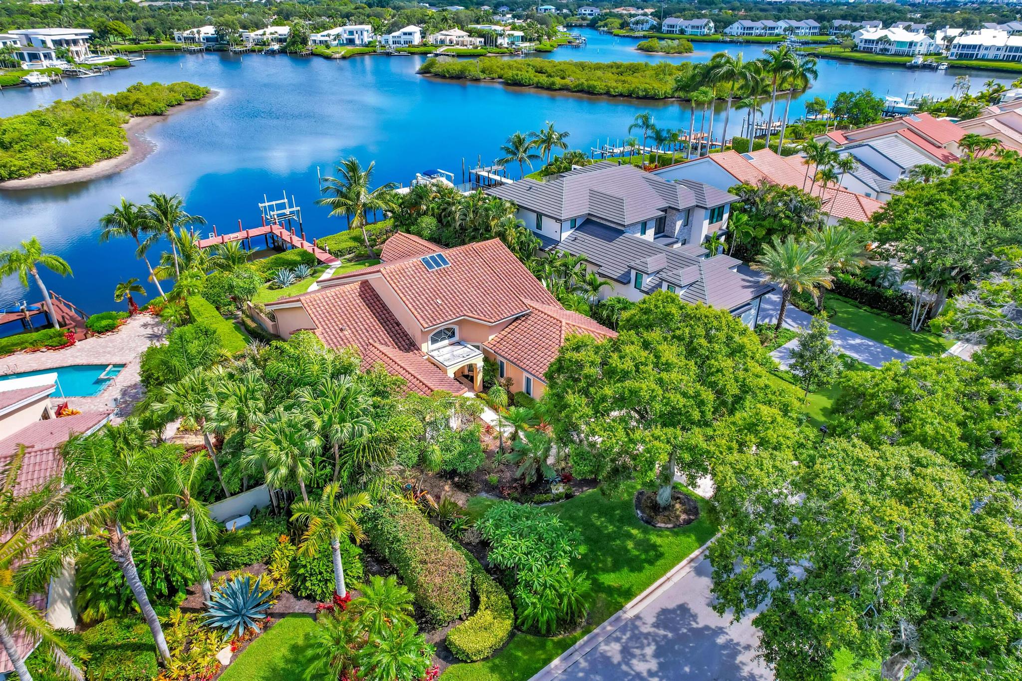 Admirals Cove - Residential