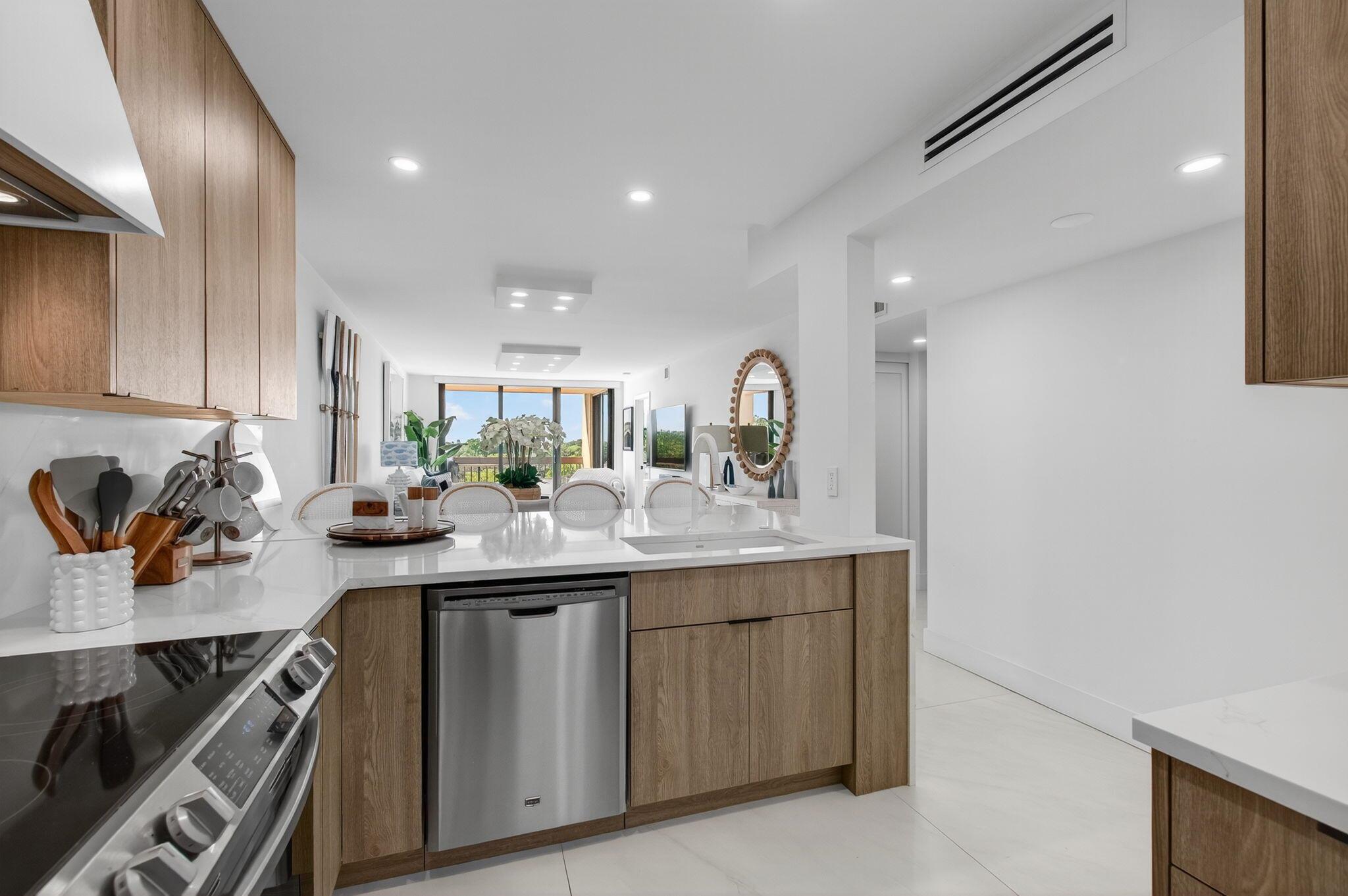 LAVERS DELRAY RACQUET CLU - Residential Lease