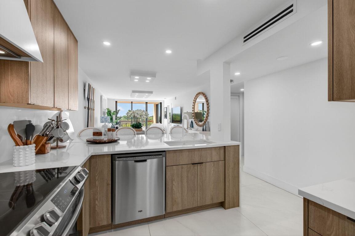 LAVERS DELRAY RACQUET CLUB CONDO - Residential Lease