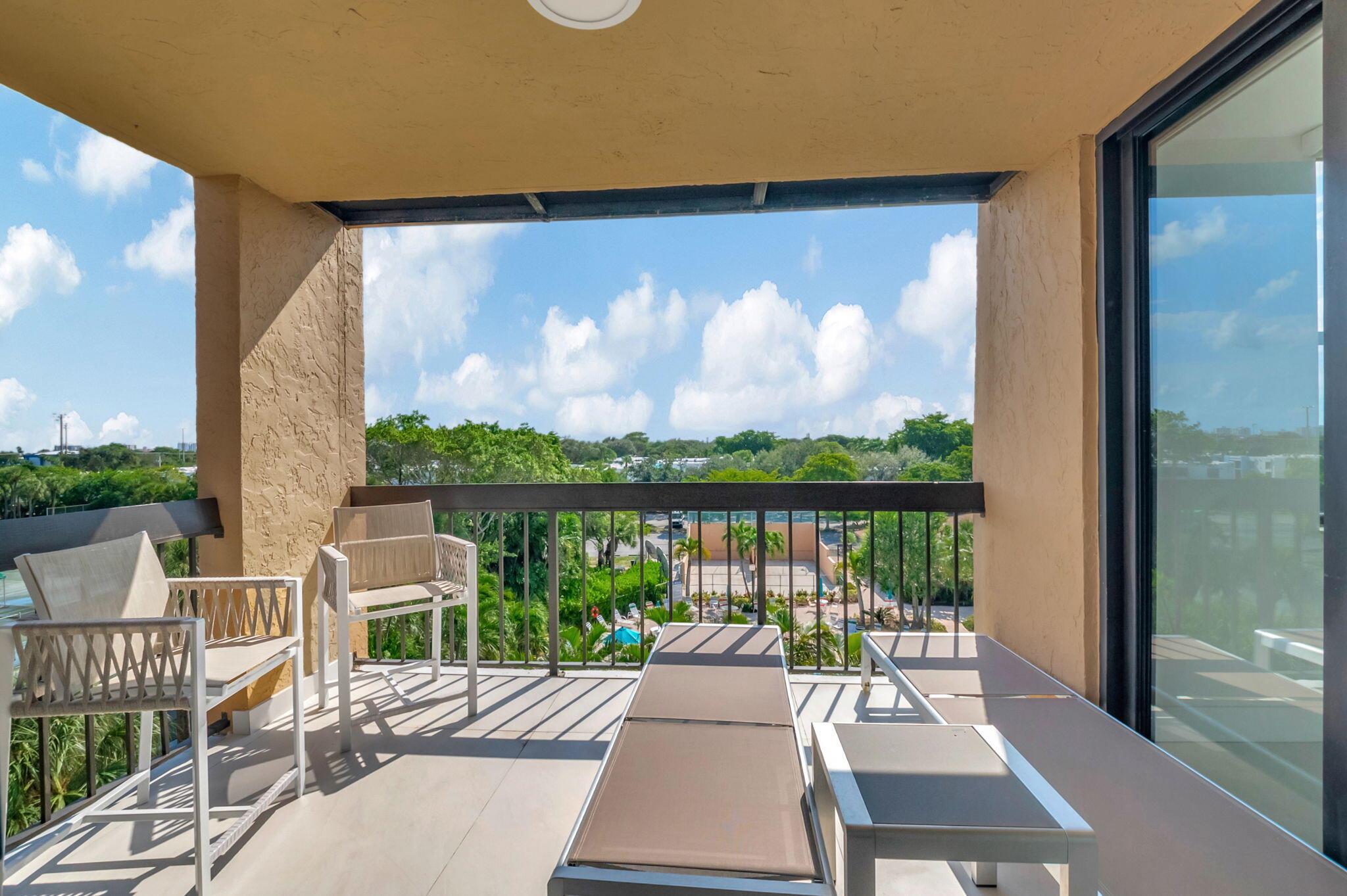 LAVERS DELRAY RACQUET CLU - Residential Lease