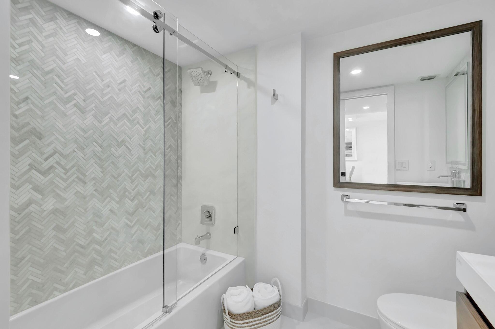 LAVERS DELRAY RACQUET CLU - Residential Lease