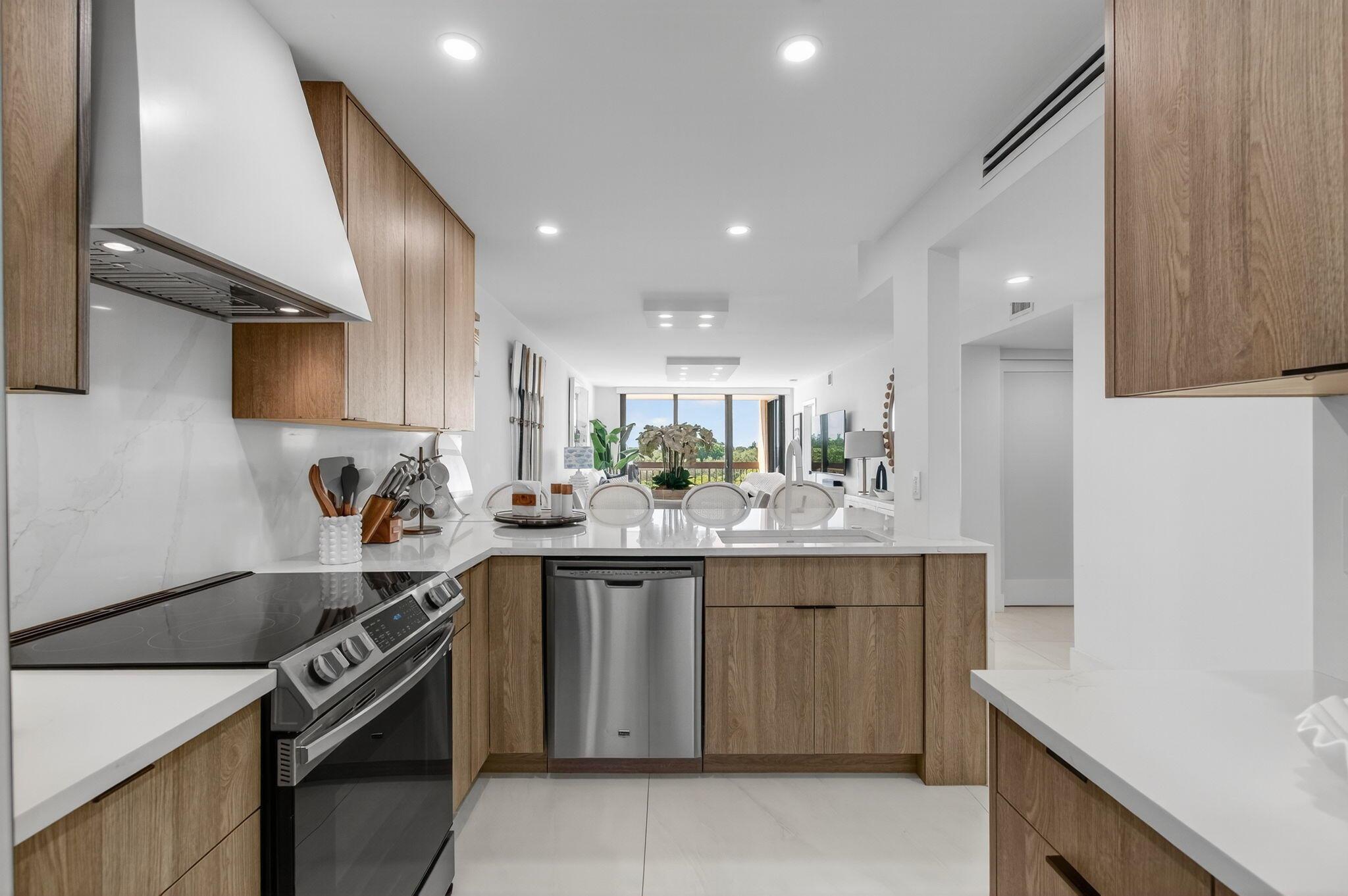 LAVERS DELRAY RACQUET CLU - Residential Lease
