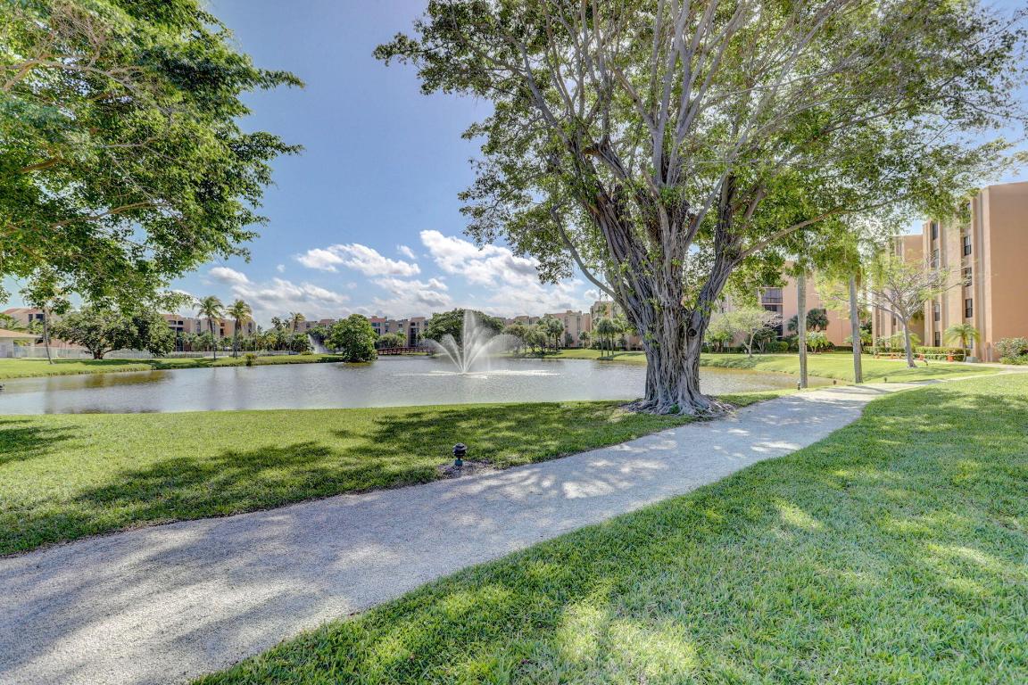 LAVERS DELRAY RACQUET CLUB CONDO - Residential Lease