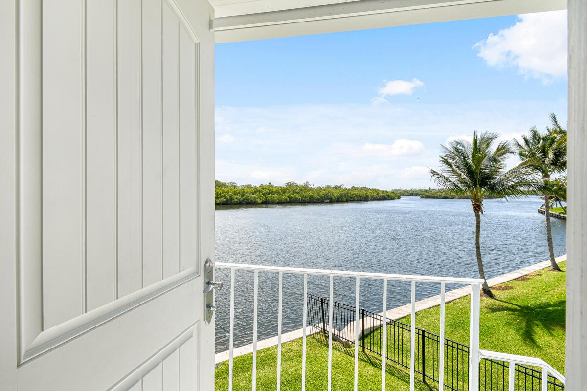 NORTH HOBE SOUND SHORES - Residential