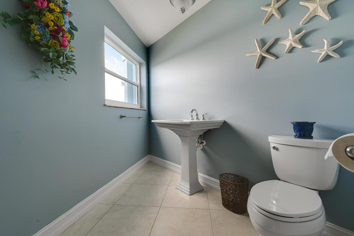 NORTH HOBE SOUND SHORES - Residential