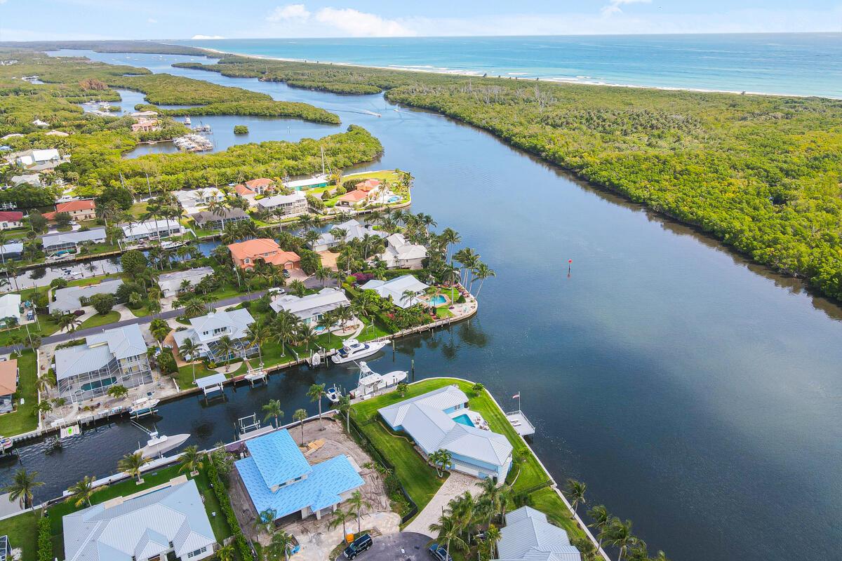 NORTH HOBE SOUND SHORES - Residential