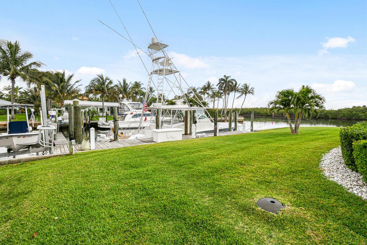 NORTH HOBE SOUND SHORES - Residential