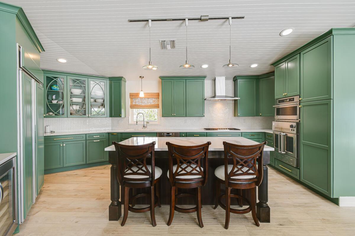 NORTH HOBE SOUND SHORES - Residential