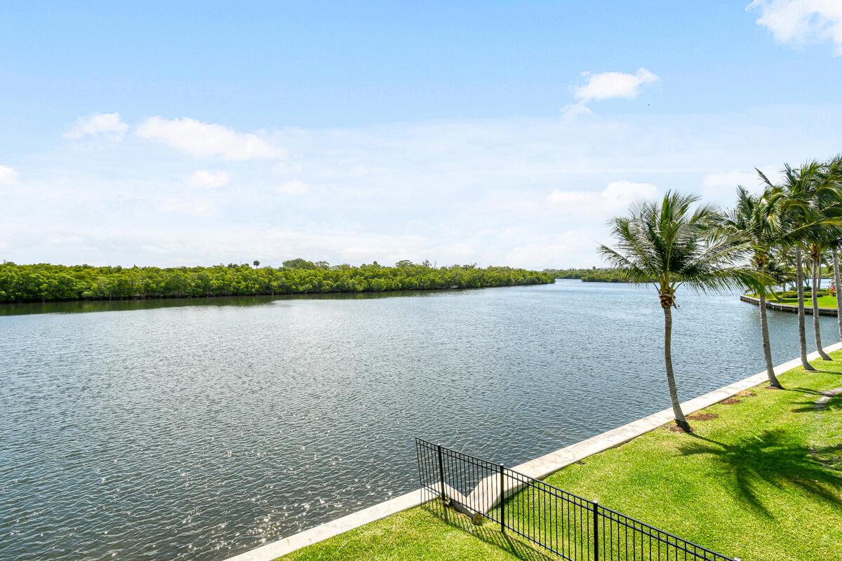 NORTH HOBE SOUND SHORES - Residential