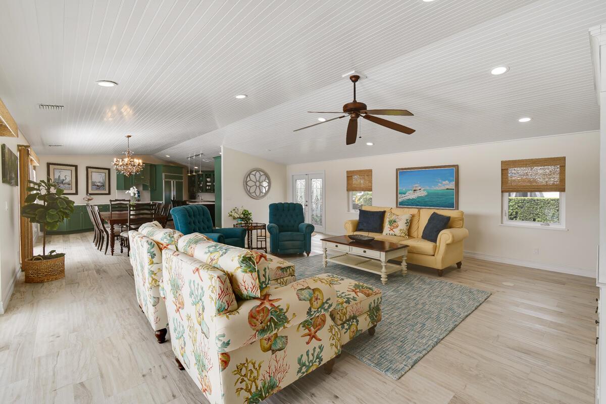 NORTH HOBE SOUND SHORES - Residential