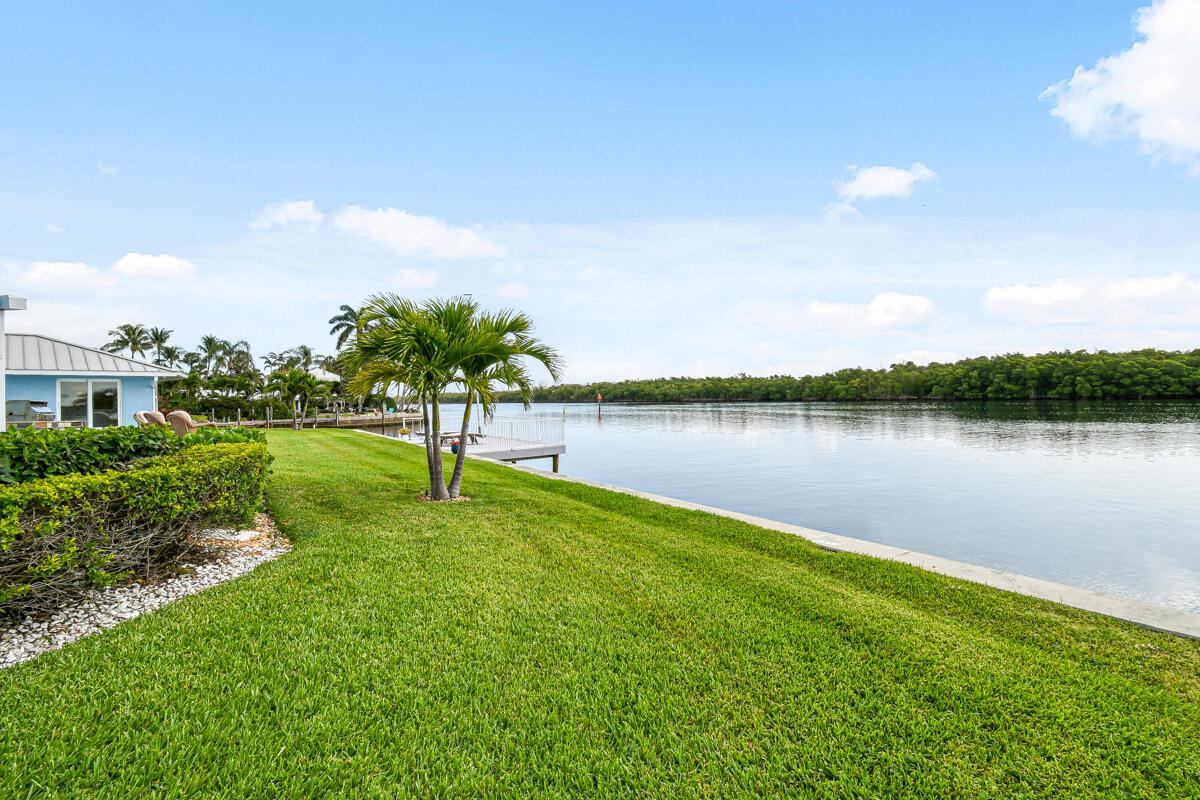 NORTH HOBE SOUND SHORES - Residential