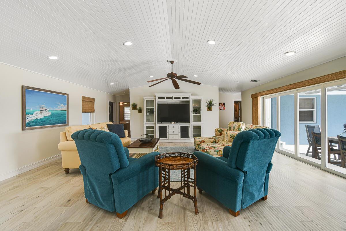 NORTH HOBE SOUND SHORES - Residential