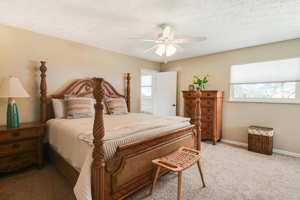 NORTH HOBE SOUND SHORES - Residential