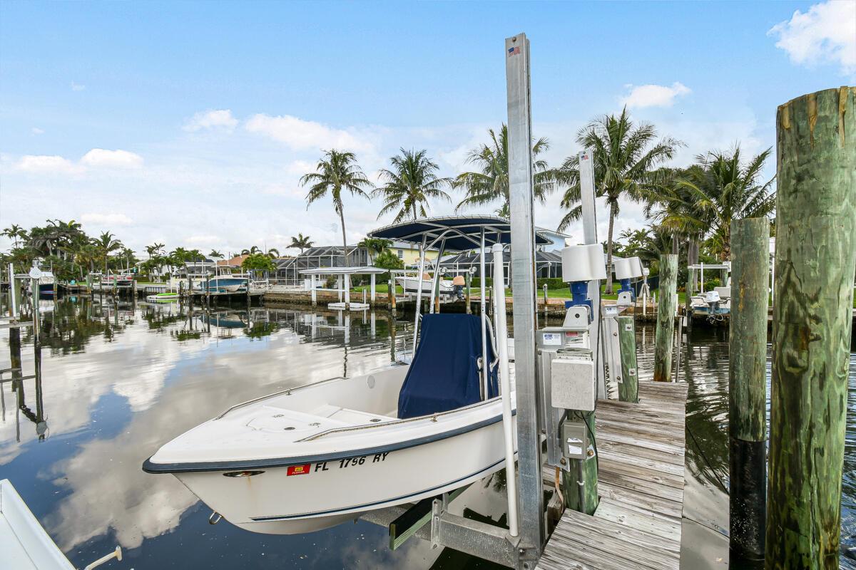 NORTH HOBE SOUND SHORES - Residential