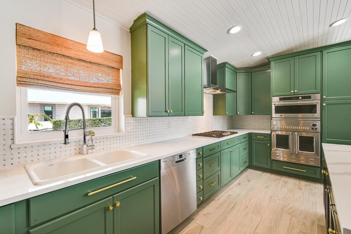 NORTH HOBE SOUND SHORES - Residential