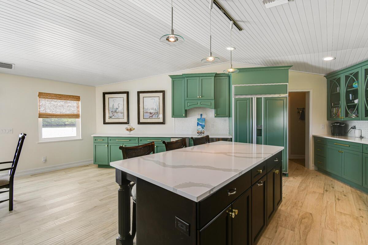 NORTH HOBE SOUND SHORES - Residential