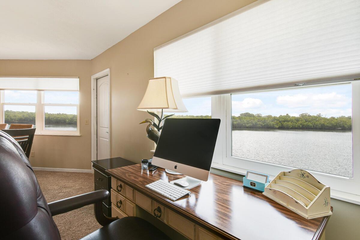 NORTH HOBE SOUND SHORES - Residential