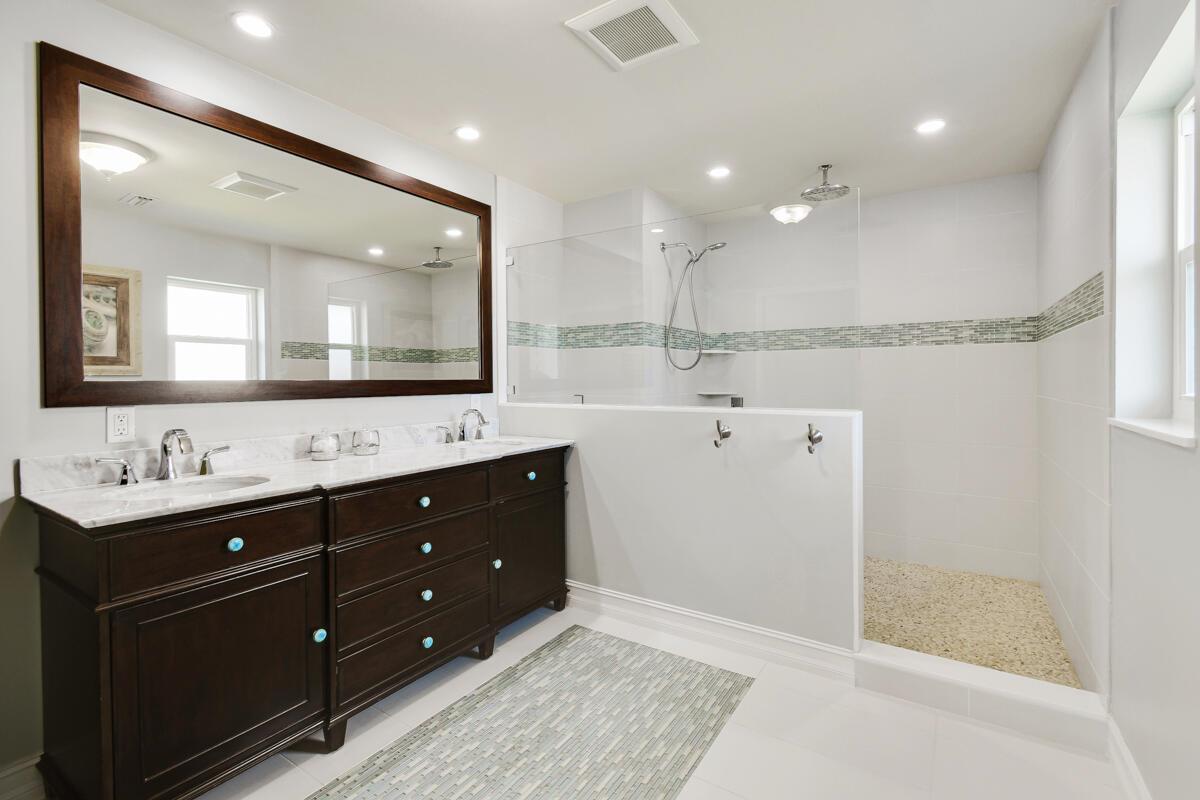 NORTH HOBE SOUND SHORES - Residential