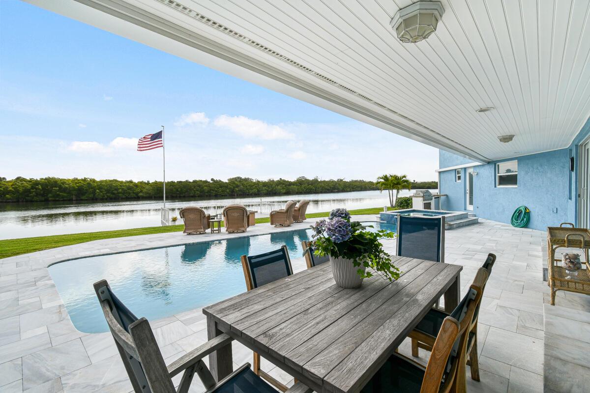 NORTH HOBE SOUND SHORES - Residential
