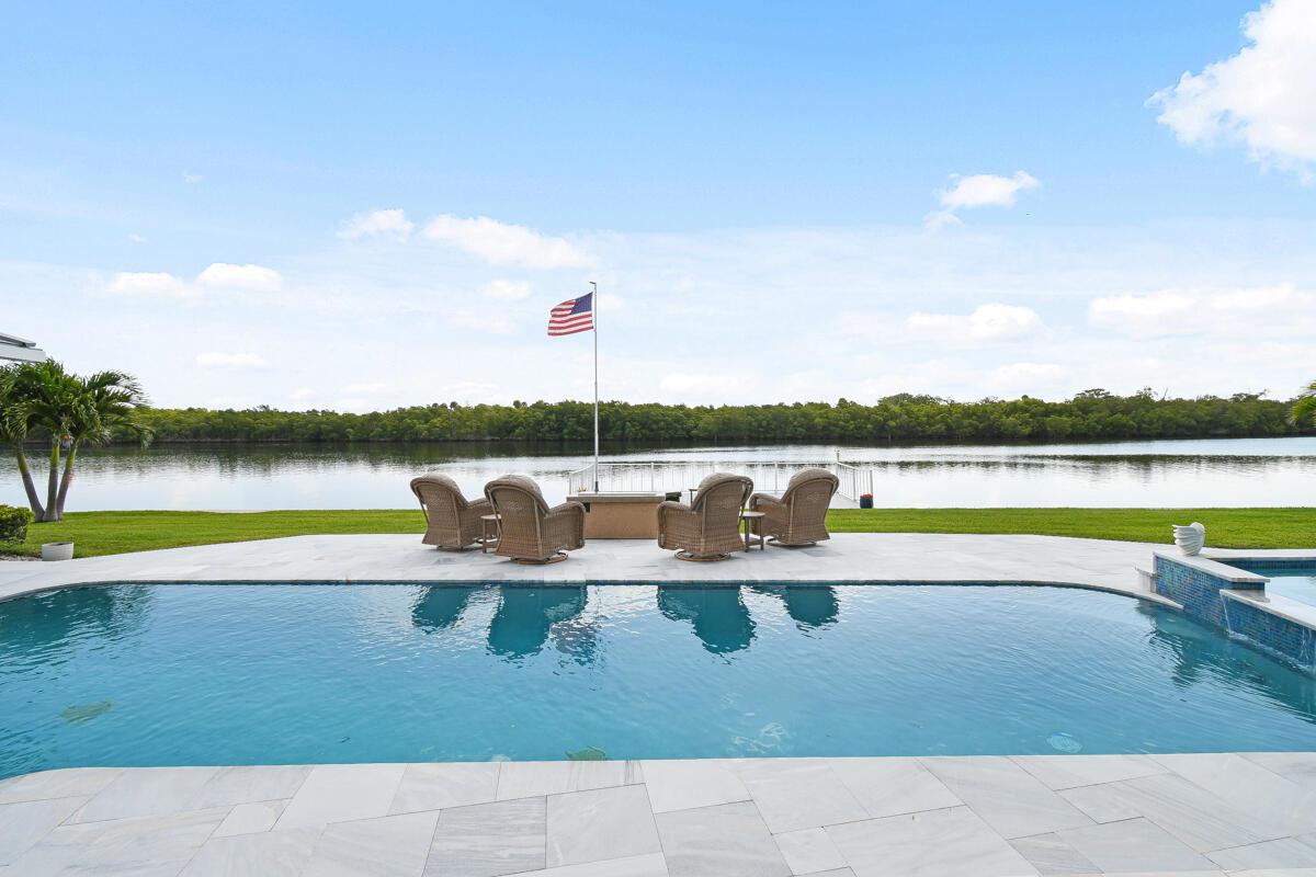 NORTH HOBE SOUND SHORES - Residential