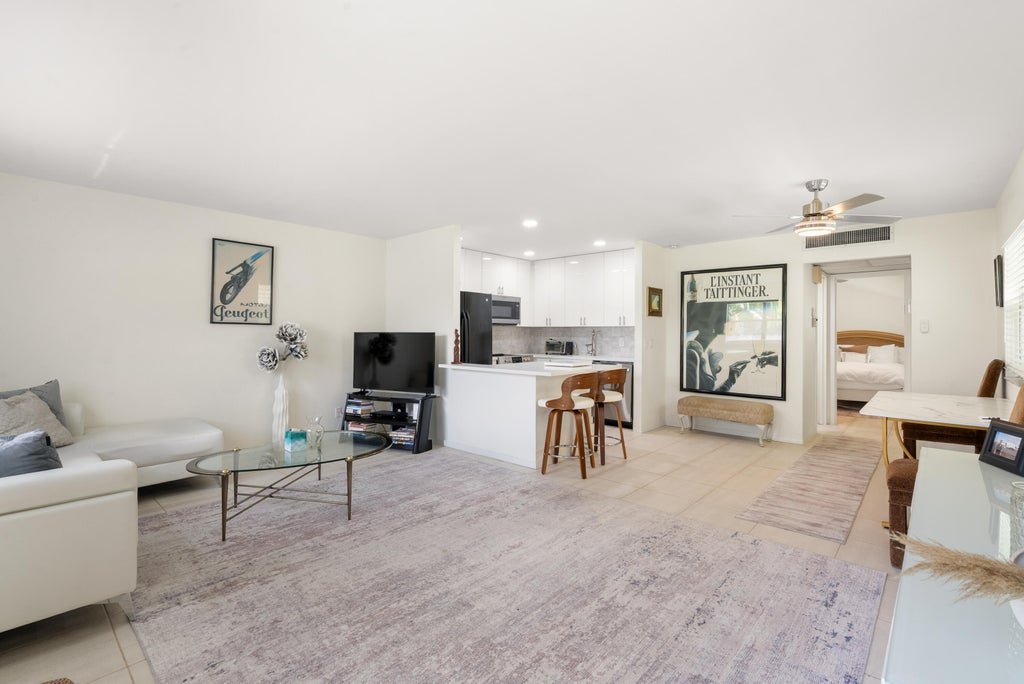 Photo of 27 WATERFORD B, Delray Beach, FL 33446 (MLS # B26086695)