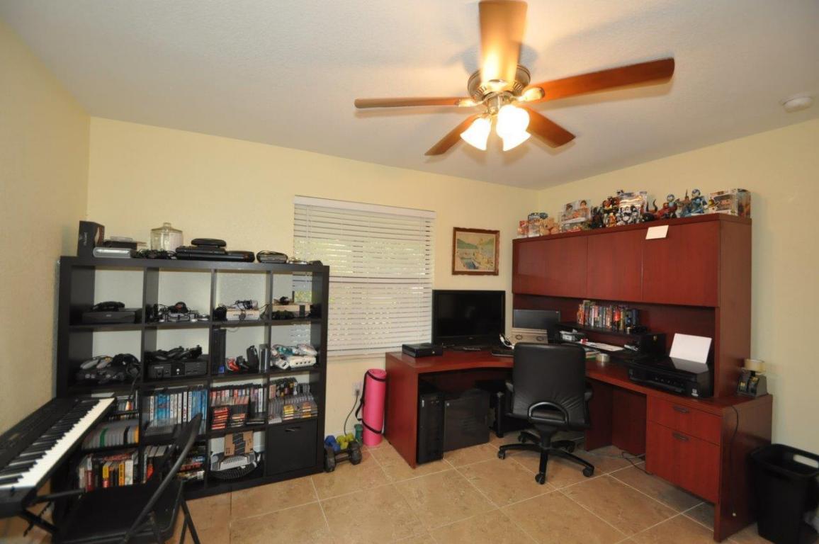 ROYAL PALM BEACH ACRES - Residential