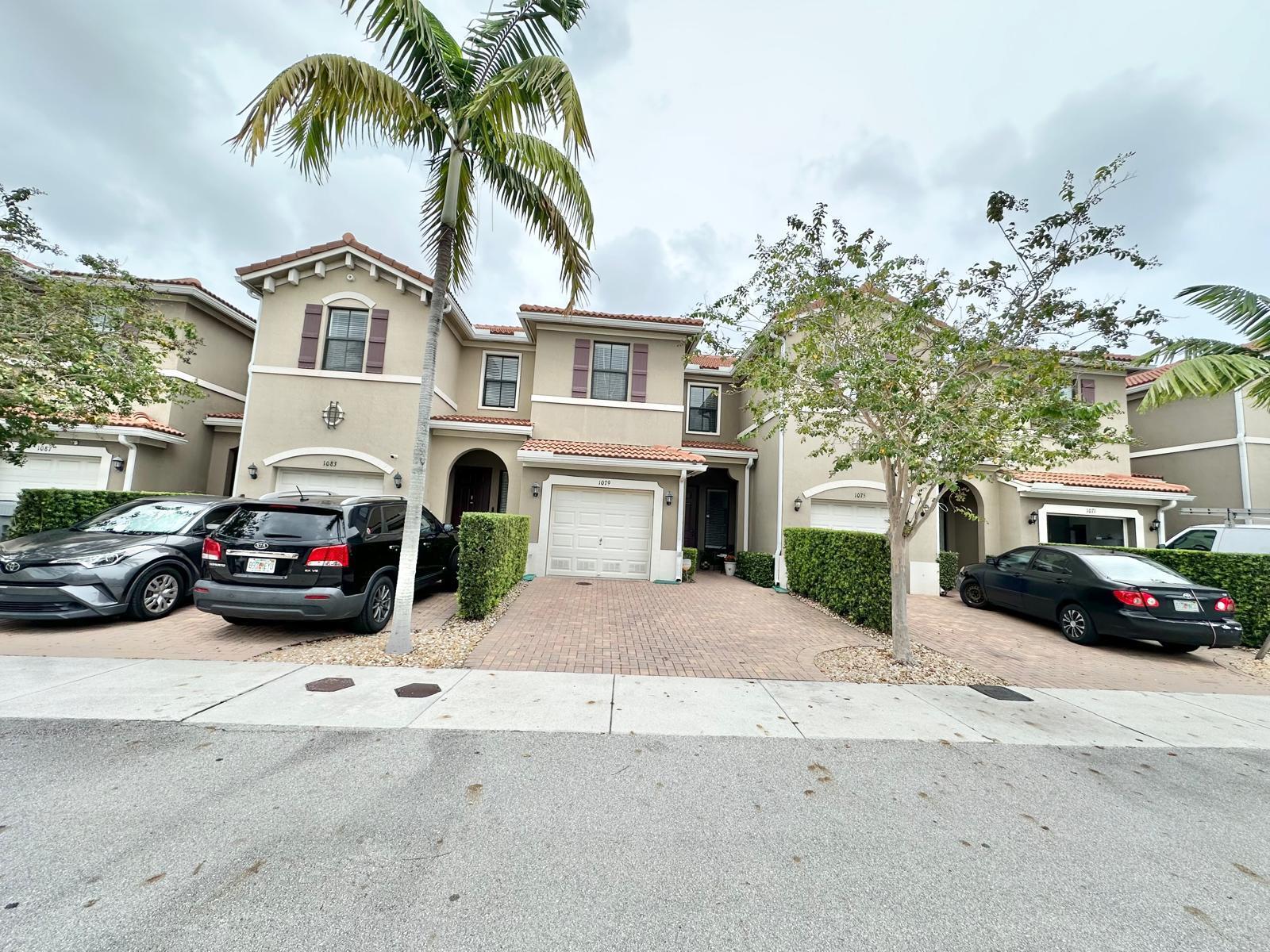 1079 NW 33rd Manor