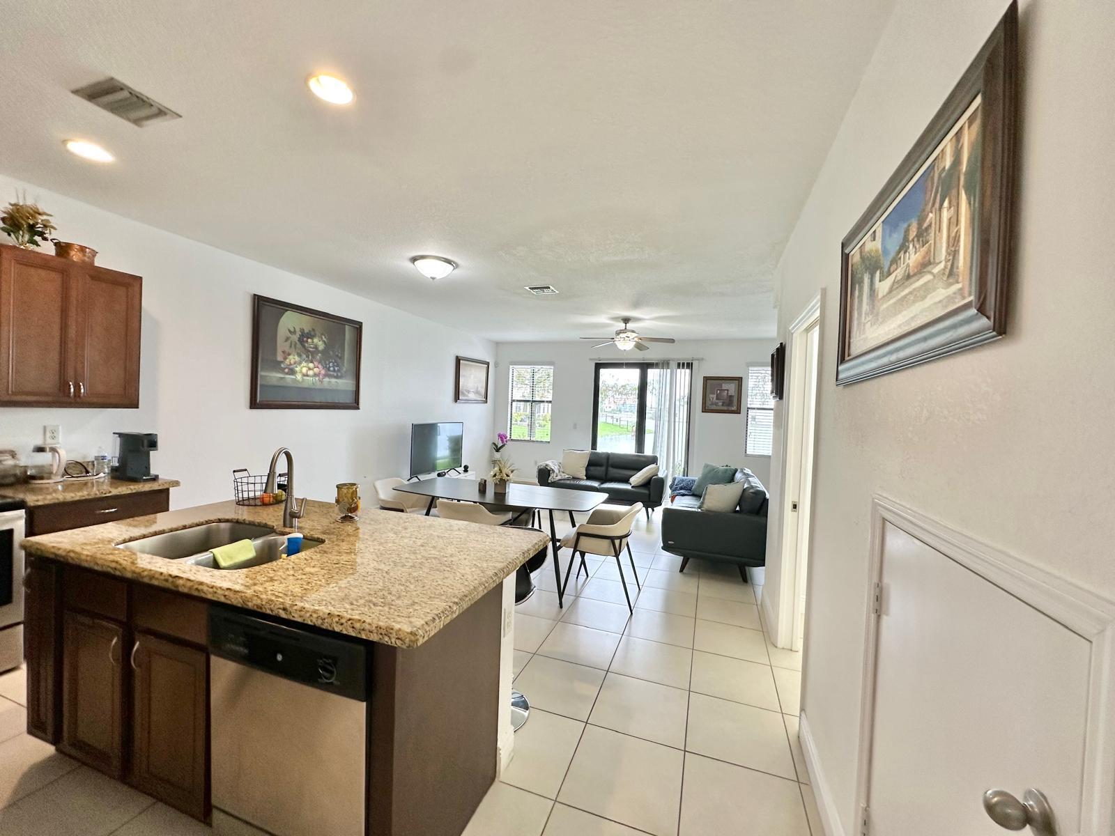 1079 NW 33rd Manor