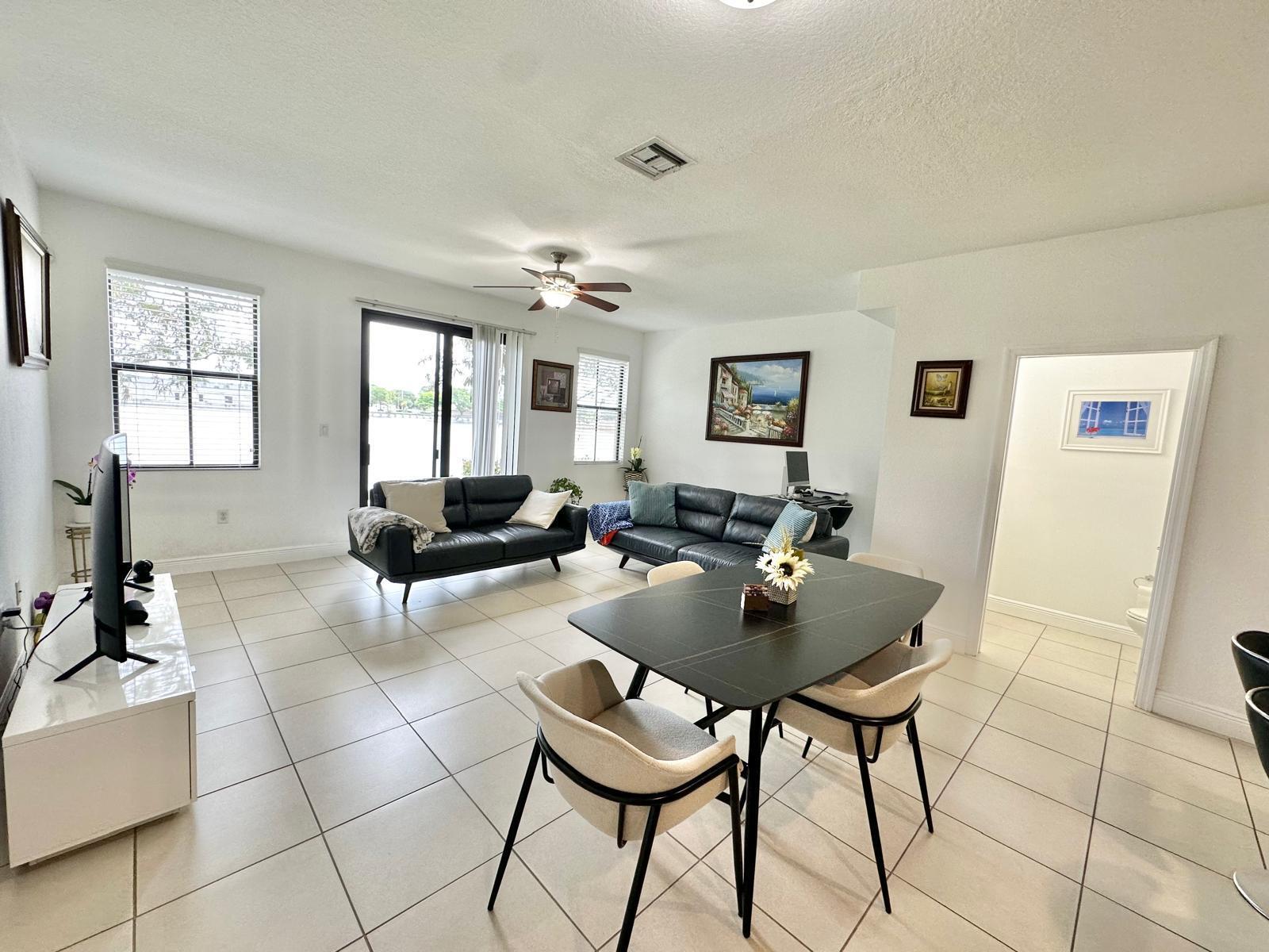 1079 NW 33rd Manor