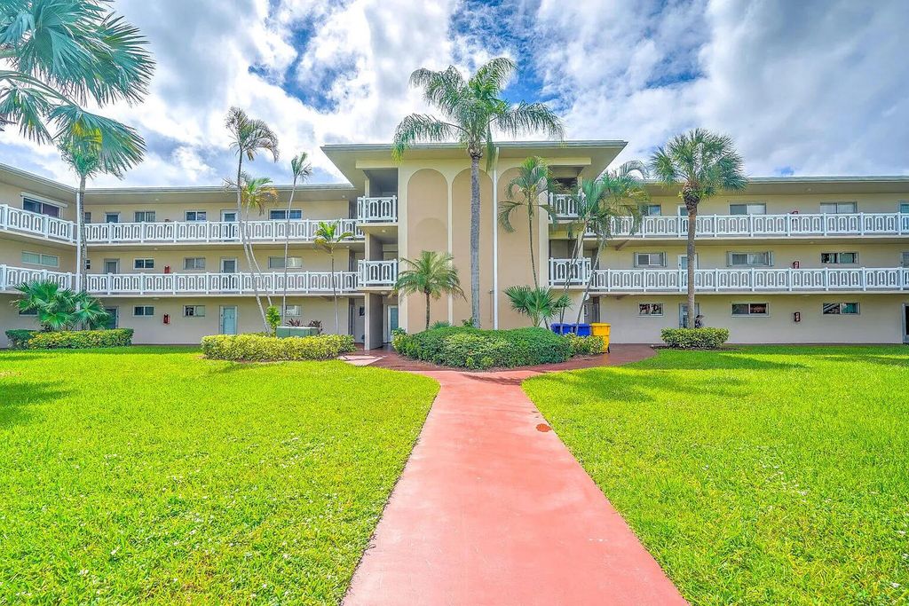 Photo of 2606 Garden Drive #304, Lake Worth Beach, FL 33461 (MLS # R11150979)