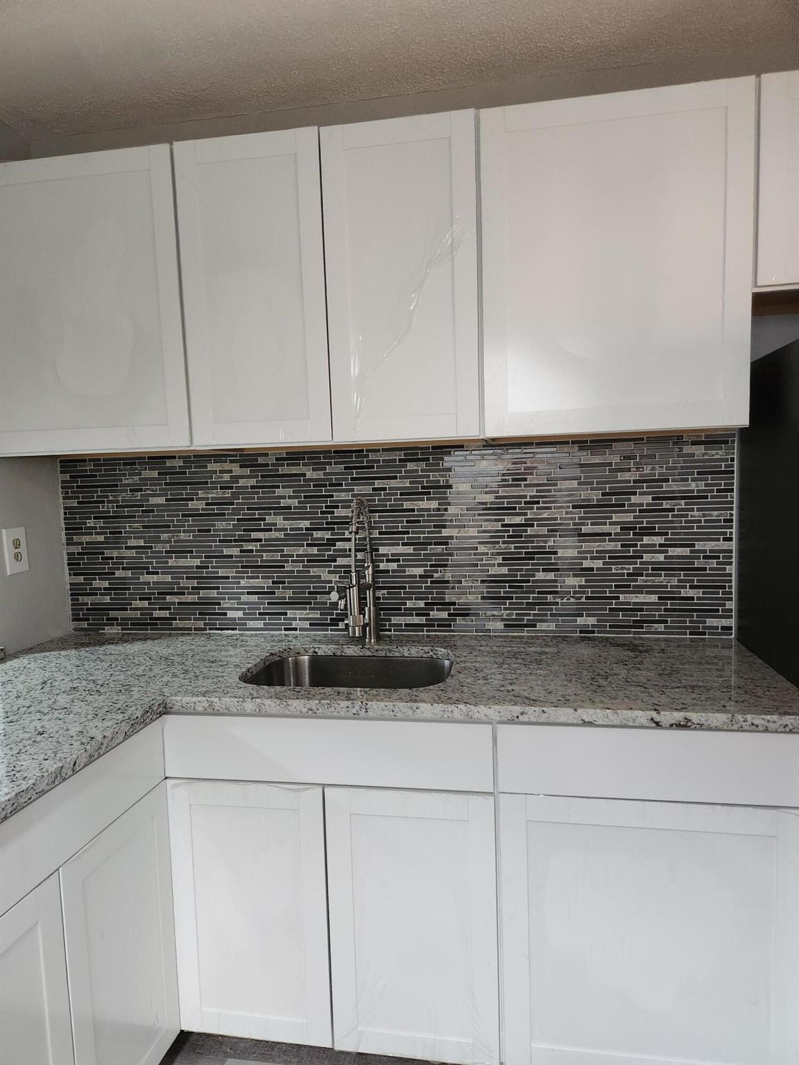 Lake Clarke Gardens Condo - Residential